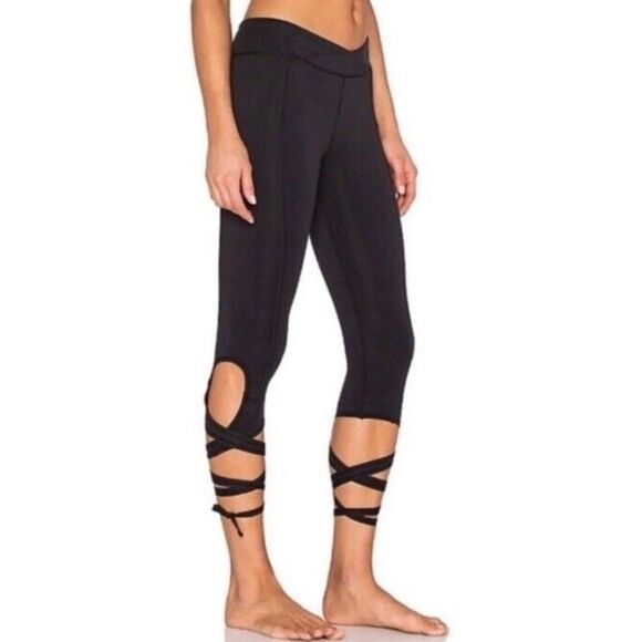 Free People Movement Turnout‎ Yoga Leggings Size Medium Black - Picture 1 of 9